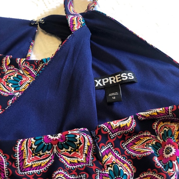 Express Dress - Picture 2 of 7